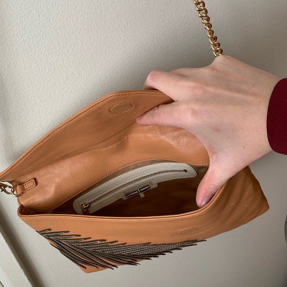 Henri BENDEL • Crossbody Envelope Purse - Picture 4 of 6